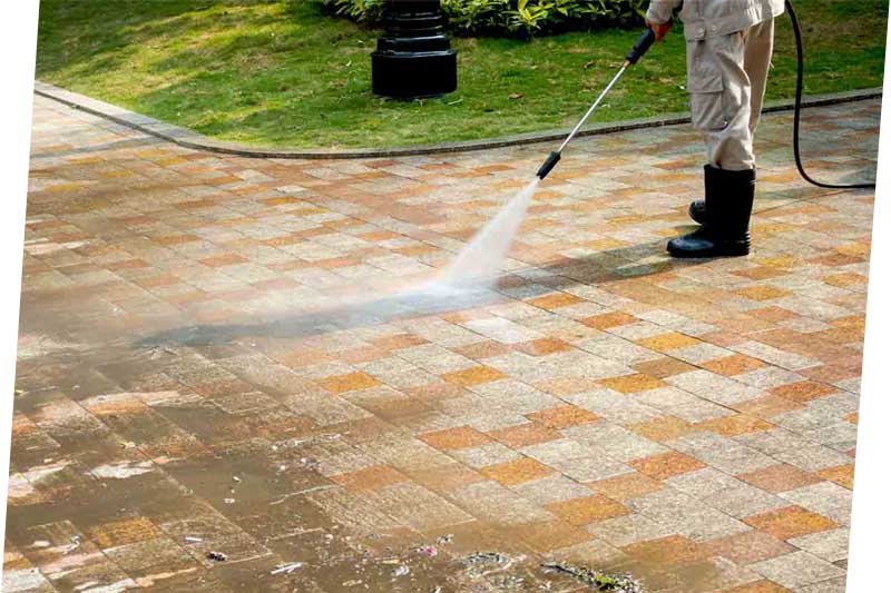 Exterior cleaning PROCHIRA ROOF FACADE in Belgium: Cleaning and anti-moss treatment on clinker, blue stone, paving, low wall, terrace, etc. Waterproofing of clinker, blue stone, driveway, etc. Intervention in BELGIUM: Flemish, Walloon and Brussels regions, etc.