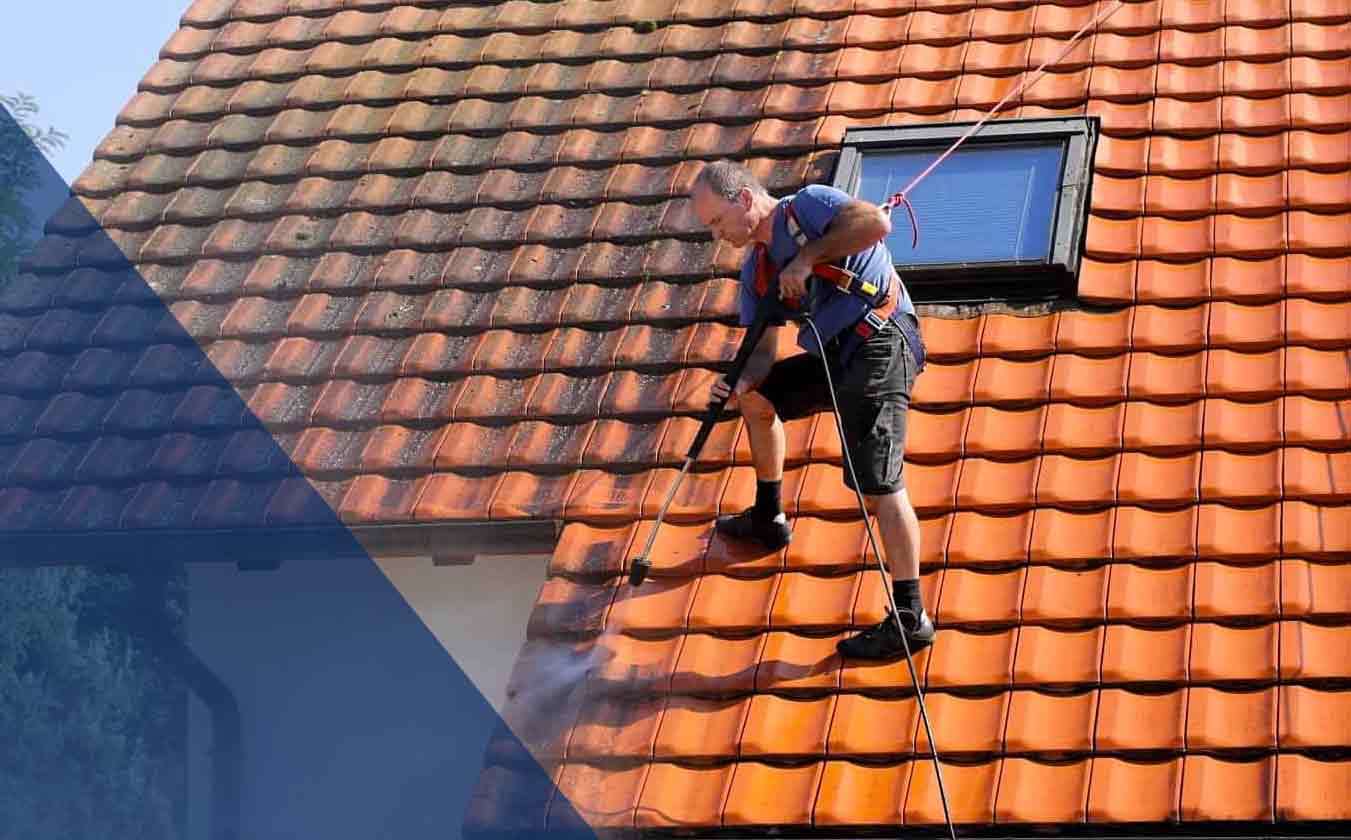 Roof Cleaning - PROCHIRA ROOF FACADE, a professional roofer and roofer in Belgium: roof cleaning, moss removal, and anti-moss treatment. Application of a colored water-repellent roof paint coating, intervention in BELGIUM: Flanders, Wallonia, and Brussels.